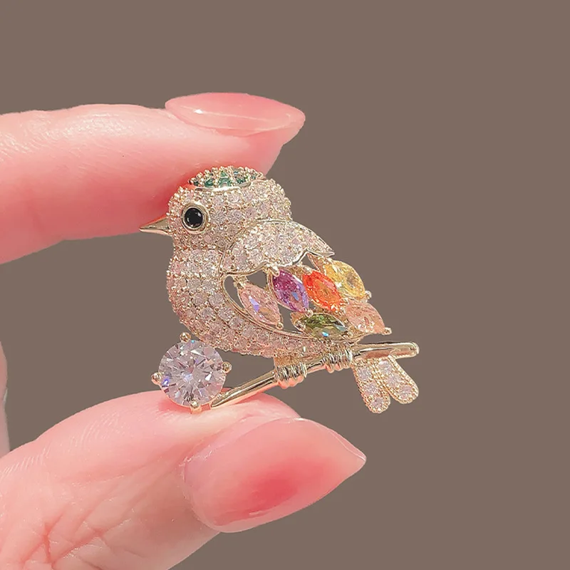 Exquisite gold color bird design versatile fashion trend personalized accessory buckle brooch view 3