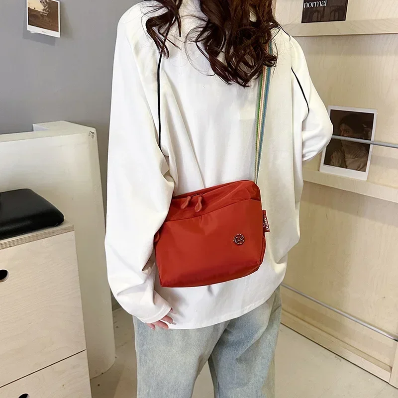 Korean style trendy literary simple shoulder bag 2024 new lightweight waterproof nylon cloth bag ladies casual messenger bag