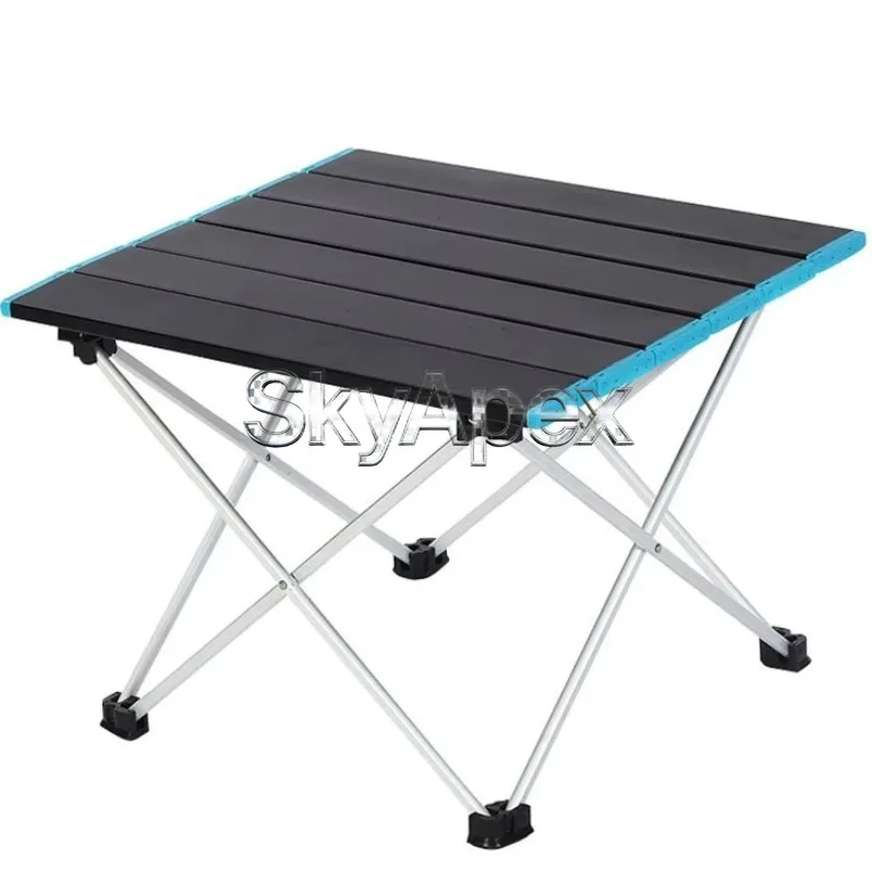 Mesa de camping de alta calidad, diseño plegable y portátil, ideal para picnics, reuniones en el jardín, actividades al aire libre y senderismo. Accesorio de camping compacto y práctico.