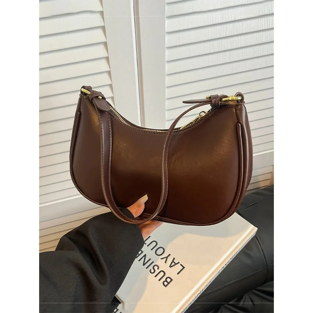 

Women's Single Shoulder Bag Chic Solid Color Zipper Glossy PU Leather Popular Crossbody Bags Versatile Commute Messenger Packs