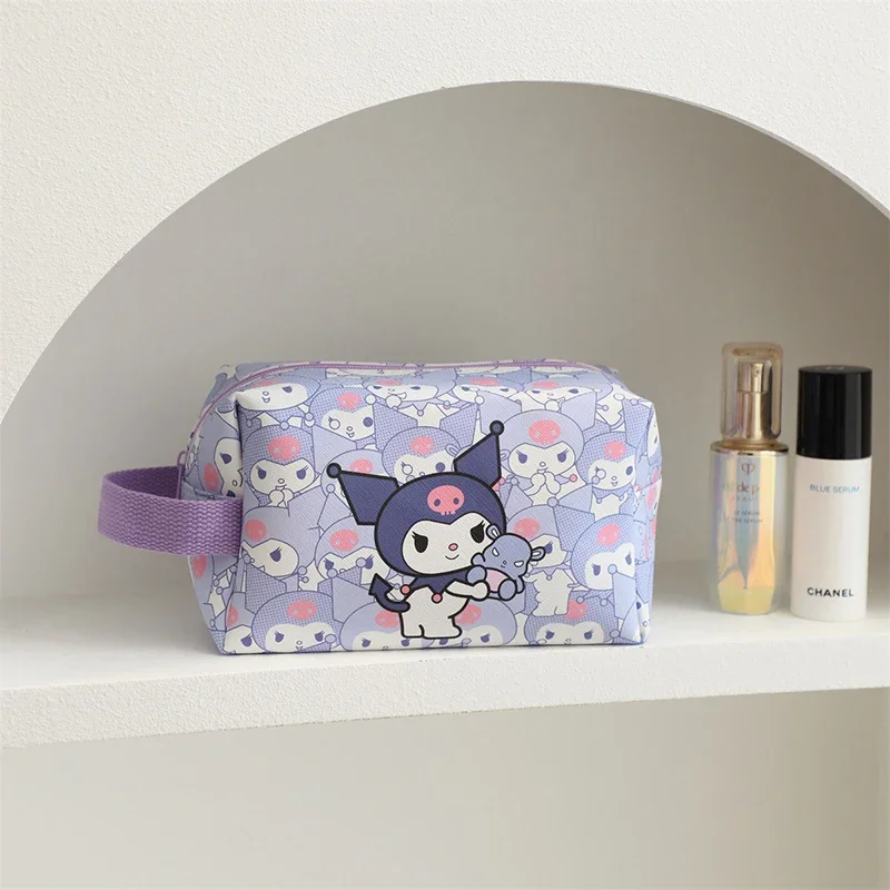 Sanrio Hello Kitty กระเป๋าเครื่องสําอางการ์ตูนความจุขนาดใหญ่ Travel Cosmetic Skin Care Product Storage Bag Pencil Case กระเป๋าใส่เหรียญ