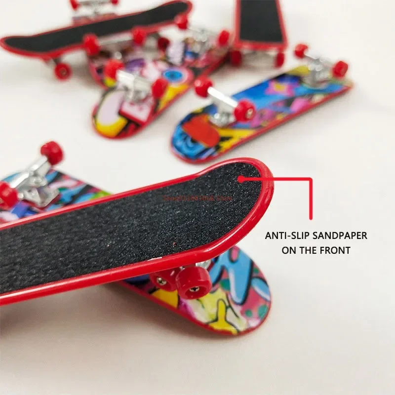 10/20pcs Plastic Mini Finger Skateboards,Valentine's Day Fingerboards Set,Skateboards for Classroom Exchange Gift