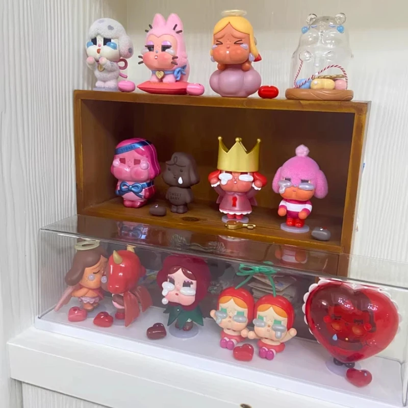 Подлинная серия Popmart Crybaby Crybaby Crying For Love, фигурка, слепая коробка, милая кукла, украшение для рабочего стола, подарок на день рождения, кавайная игрушка, загадочная коробка