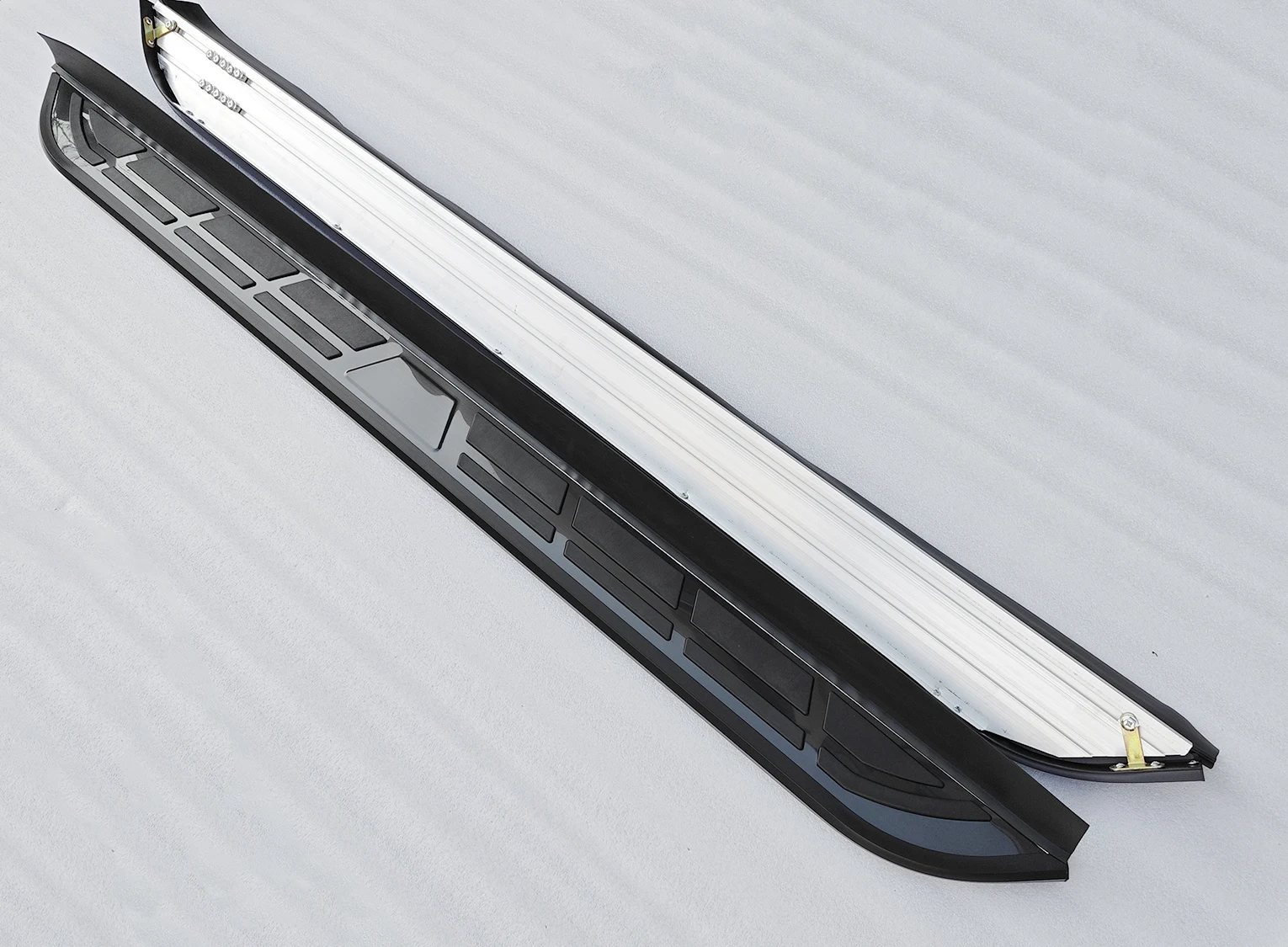 2 قطعة مناسبة لسيارة Ford Escape 2013-2019 دواسة لوحة الجري ذات الخطوة الجانبية (مع الأقواس) نمط أسود رائع بلمسة نهائية مرآة