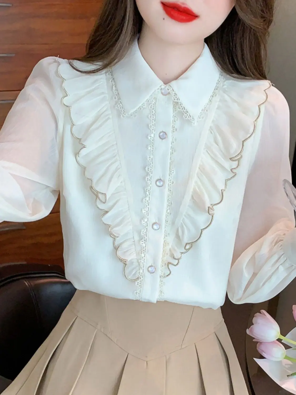 French Retro Palace Style Lotus Leaf Edge Shirt for Women with a Niche and Unique Design Long Sleeved Shirt