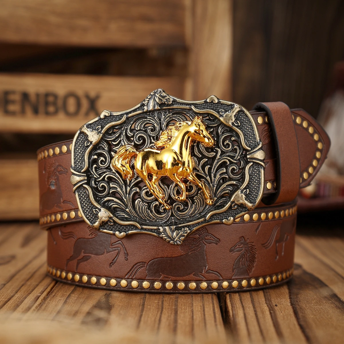 Ein Unisex-Gürtel im Western-Stil mit Vintage-Metallschnallen, strapazierfähigem PU-Leder und einem modernen Modeaccessoire für Cowboys. – Detail 3