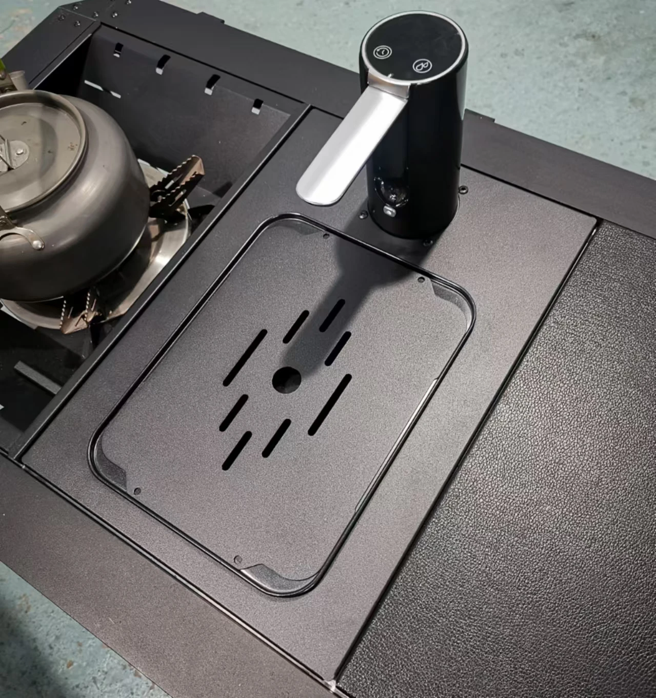 

IGT Table Outdoor Camping Accessories IGT Table Unit Plate Electric Water Pump Extractor Aluminum Alloy Unit Plate Camp Table