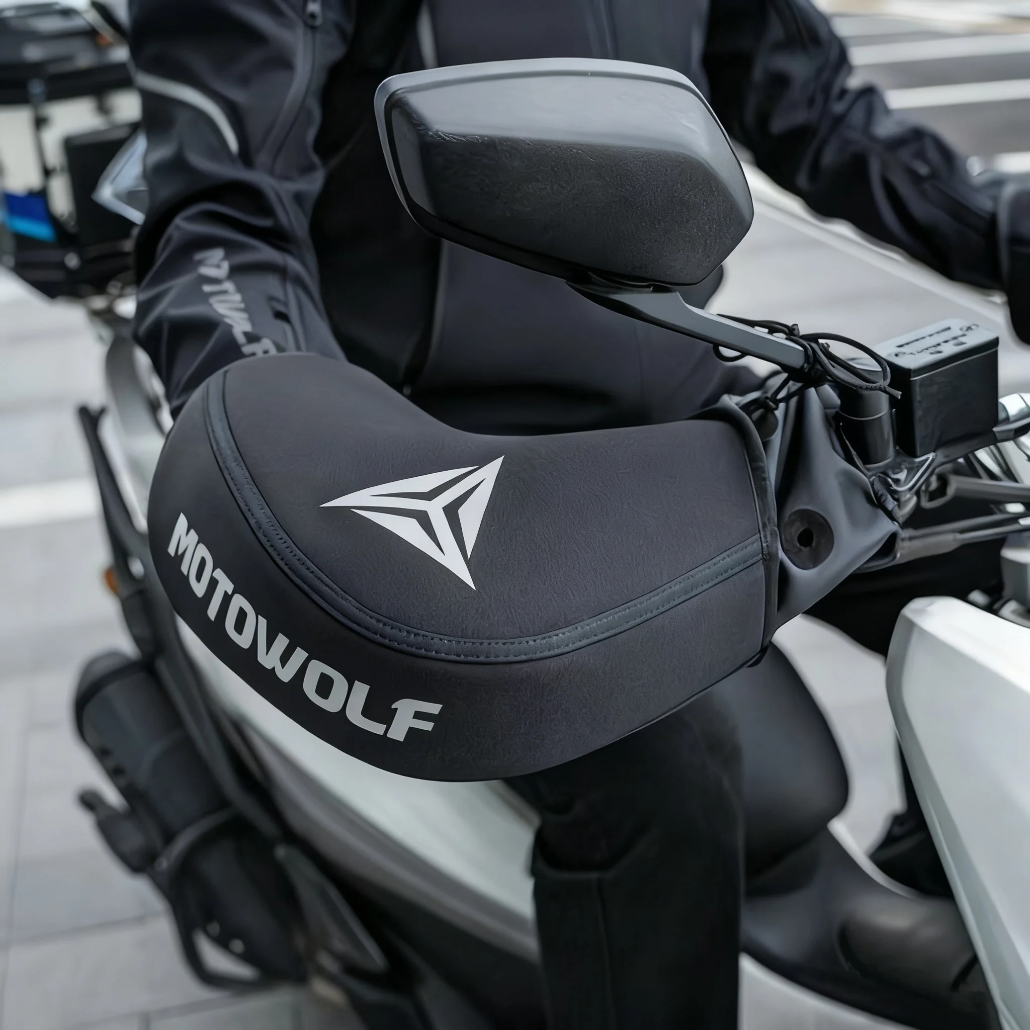 Thick Motorcycle Handlebar Muffs Protective Motorcycle Scooter ATV UTV Winter Warmer Gloves Grip Handle Bar Muff Rainproof Warm