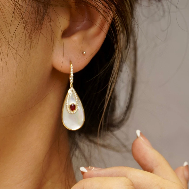 Aazuo 18K Yellow Gold Natrual Ruby White MOP Real Diamond Big WaterDrop Hook Earring For Woman Upscale Trendy Wedding Engagement