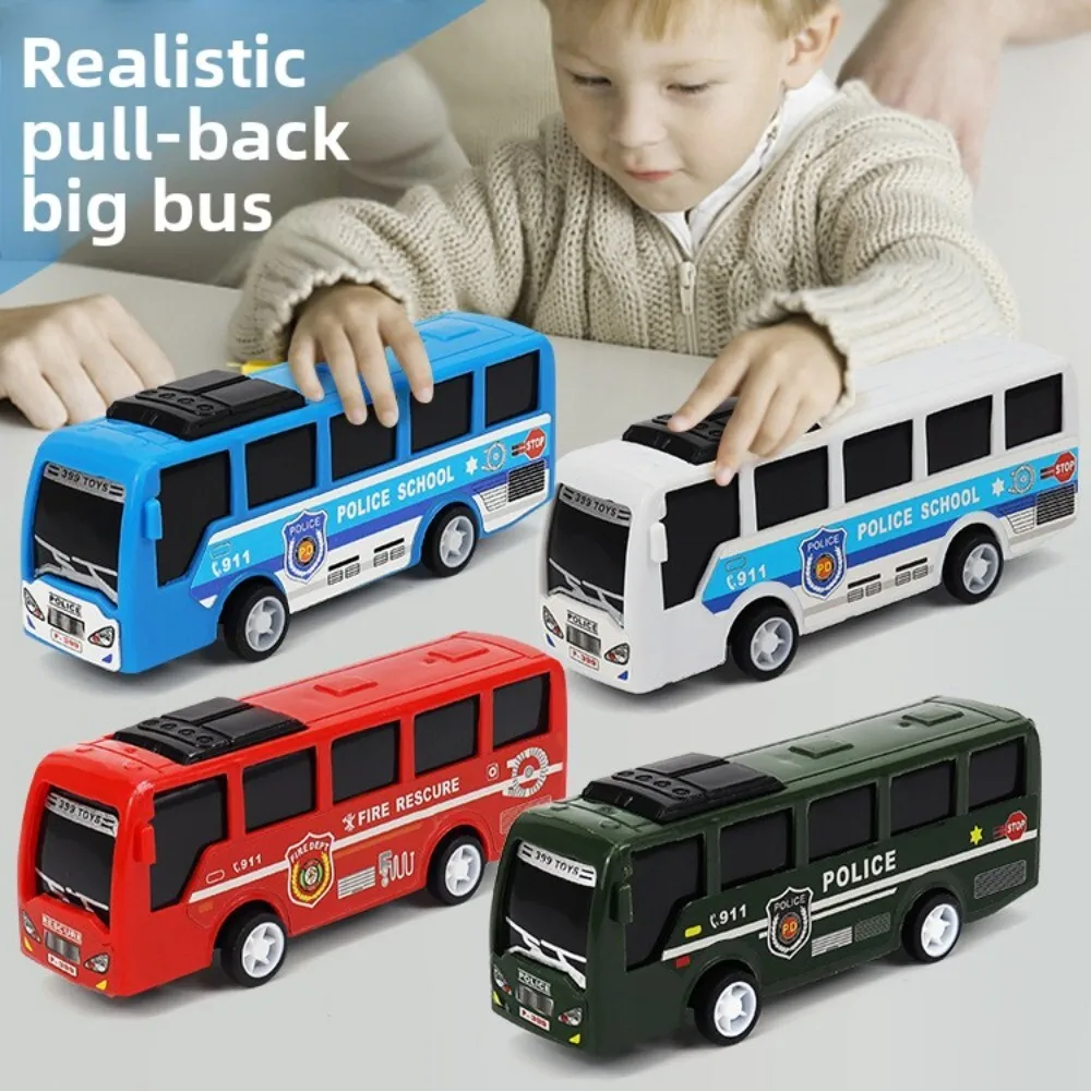 Vier terugtrekbare speelgoedauto's voor kinderen Grote busontwerp Duurzaam plastic voertuig voor jongens Meisjes Binnen Buiten Speelcadeau-idee