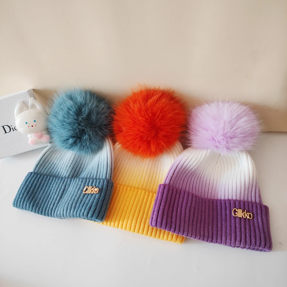 

New simulation large wool ball Cllikko wool thread hat women's autumn and winter versatile gradient color blocked pullover hat