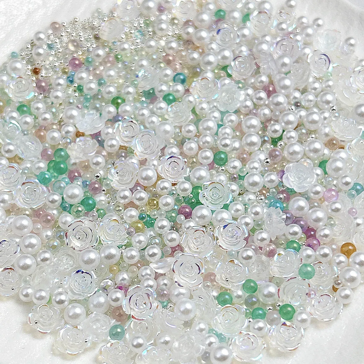 1 caja de cuentas de colores Camelia de resina mezcladas al azar, dijes para uñas, perlas de imitación blancas minimalistas, decoraciones artísticas para uñas DIY