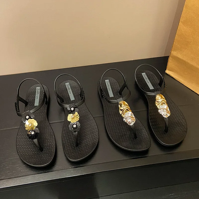 

Корейская версия, шлепанцы со стразами, модные универсальные женские сандалии, летние пляжные тапочки с шинами, римские сандалии для отпуска