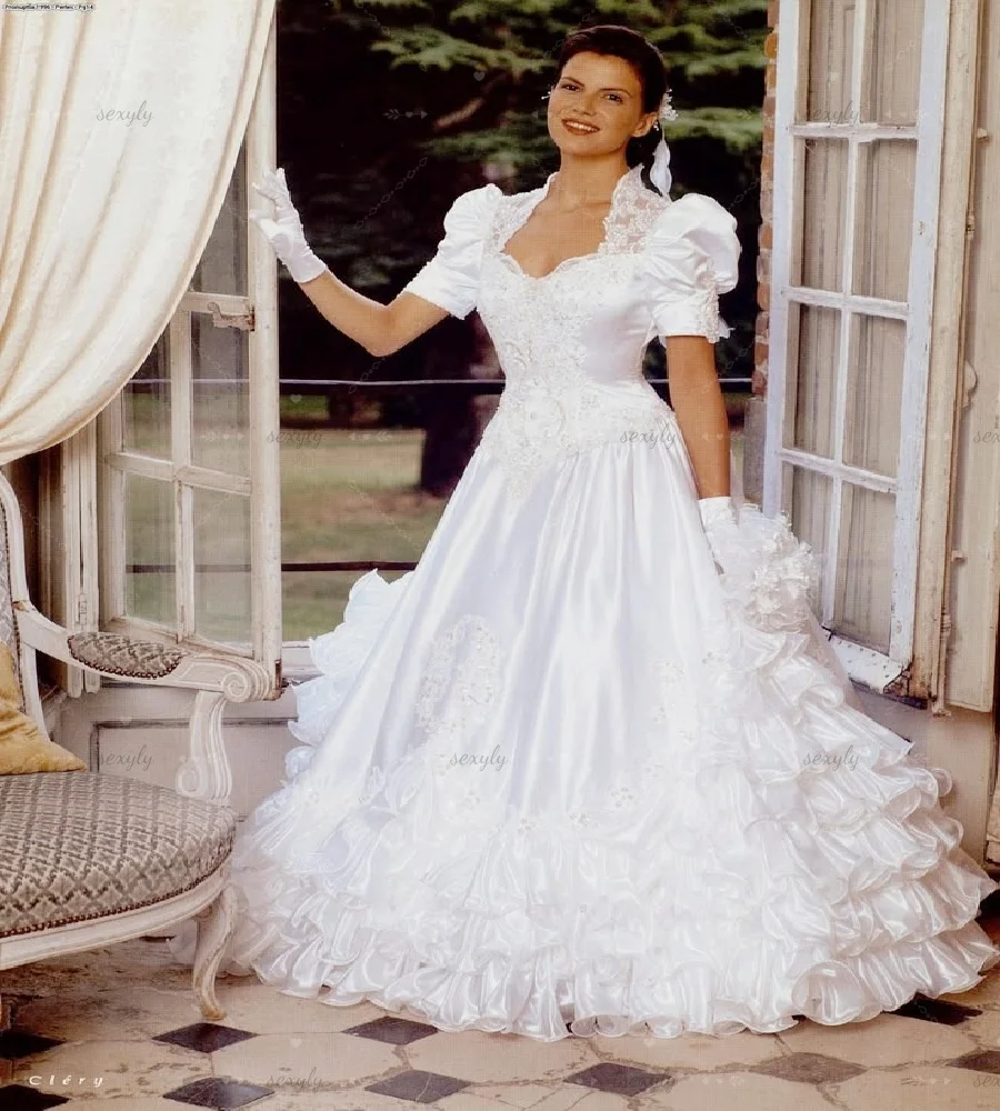 

Glamoratti 80s Wedding Dress With Short Sleeve Vintage A Line Trim Ruffles 1990s Bustle Bridal Gowns Sexy Open Back Country Boda