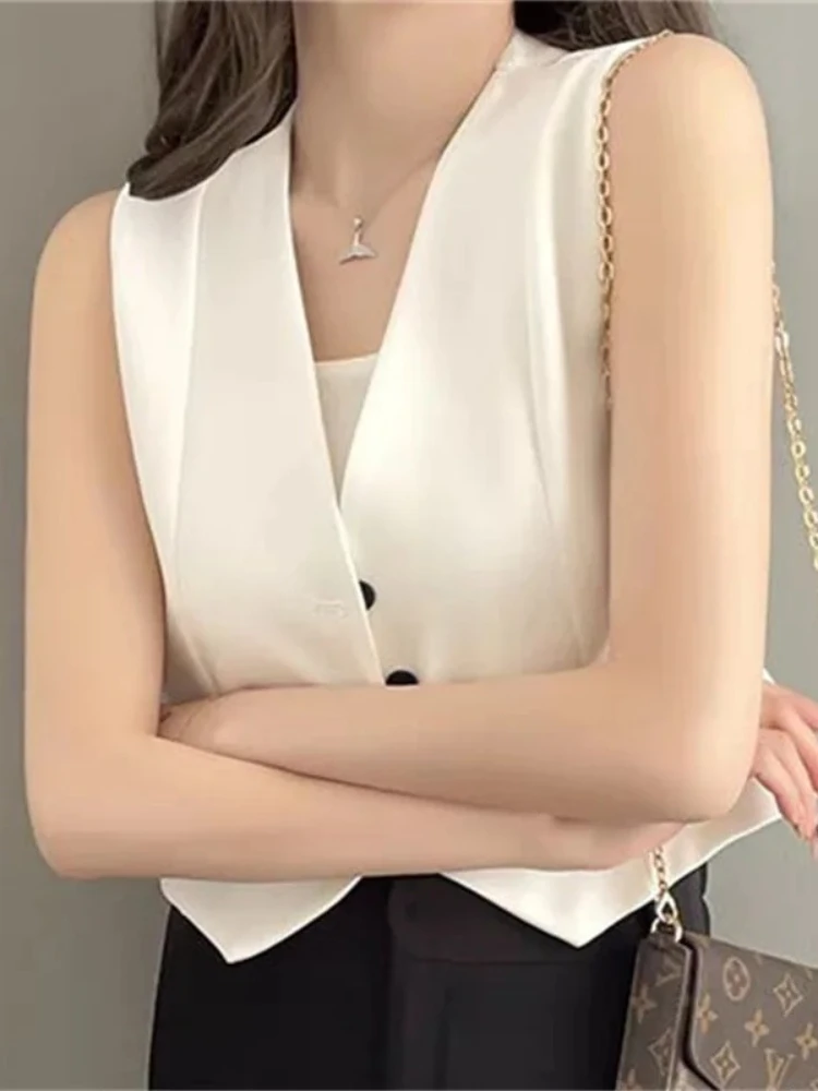 

Elegant Commuter Style Women's Polyester Vest Pocket Design Regular Fit No Collar Spring 2026 Fashion Trend Wool Filling