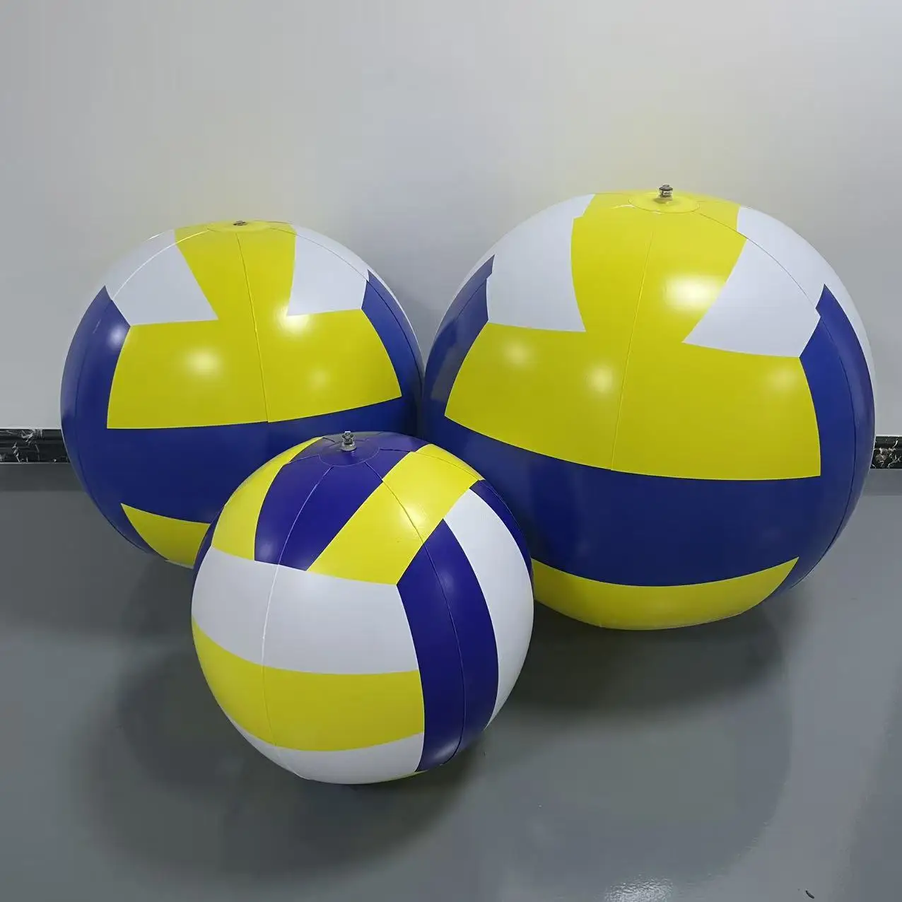 كرة طائرة كبيرة قابلة للنفخ، كرة شاطئ عملاقة سميكة من مادة PVC، لعبة كرة قدم قابلة للنفخ للرياضات الخارجية للمتعة