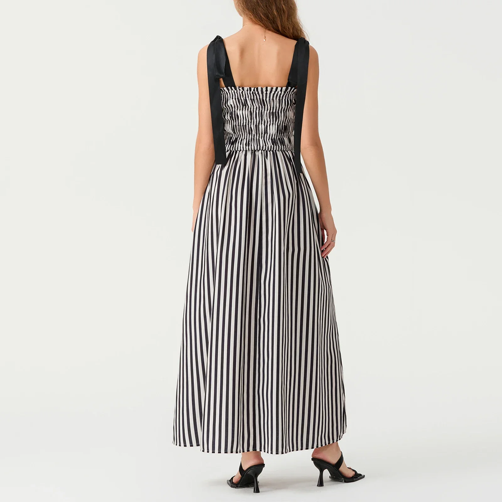 Robe longue fluide à rayures pour femmes, tenue de soirée, avec bretelles spaghetti, froncée, dos nu, avec poches, vêtement éducatif