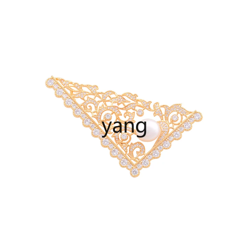 

LMM romantic hollow luxury brooch natural pearl niche vintage court pin clothing accessories
