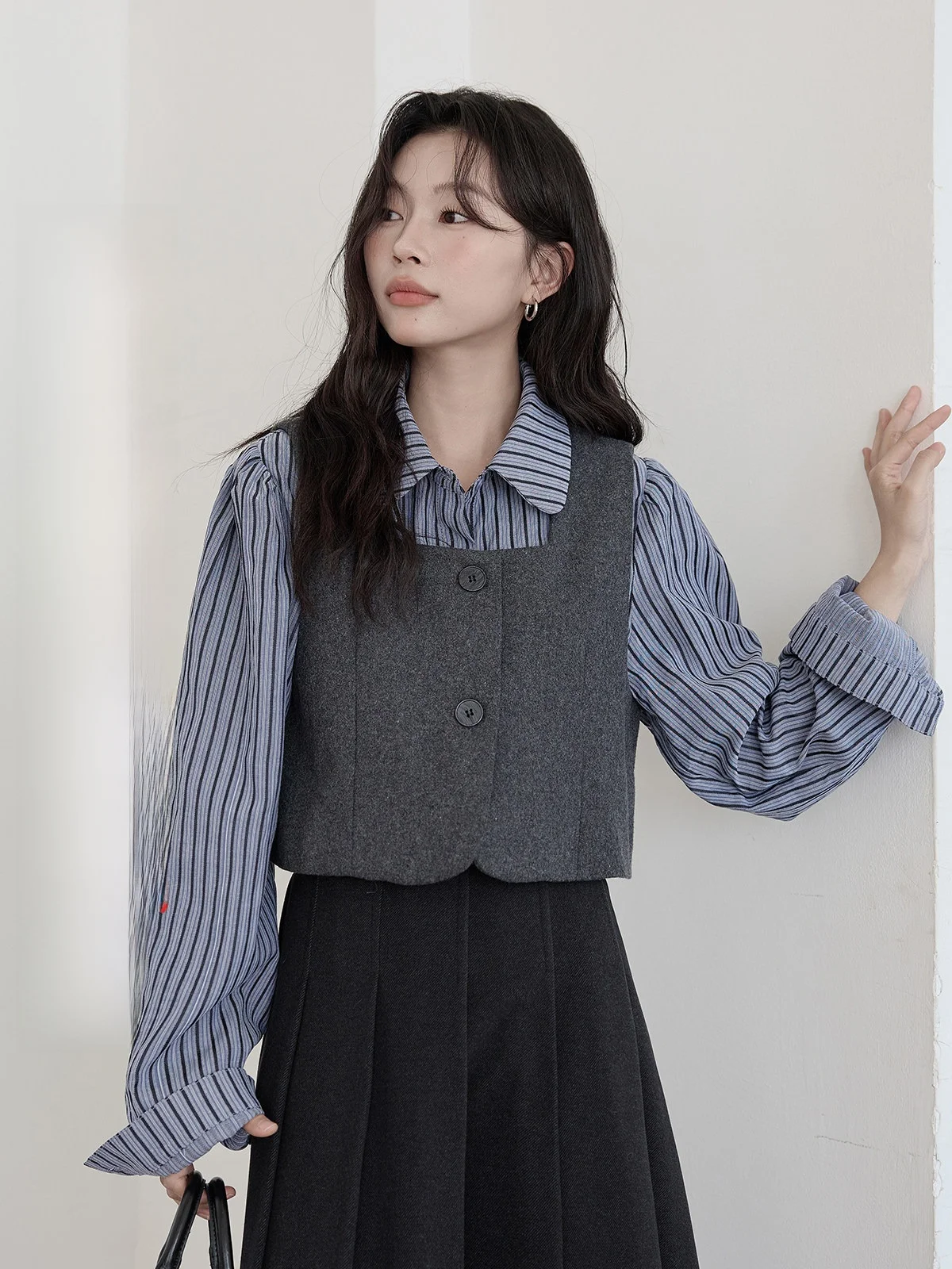 

Женский шерстяной жилет Ele ey: модный, универсальный, для многослойных образов, весна 2026, для повседневной носки, средней длины, цветной