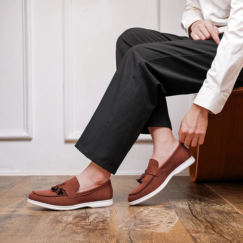 

Fashion Low Cut Mens Walking Leather Shoes Quality Cow Suede Business Versatile Tassel Loafers Brand Non Slip Sole Driving Shoes