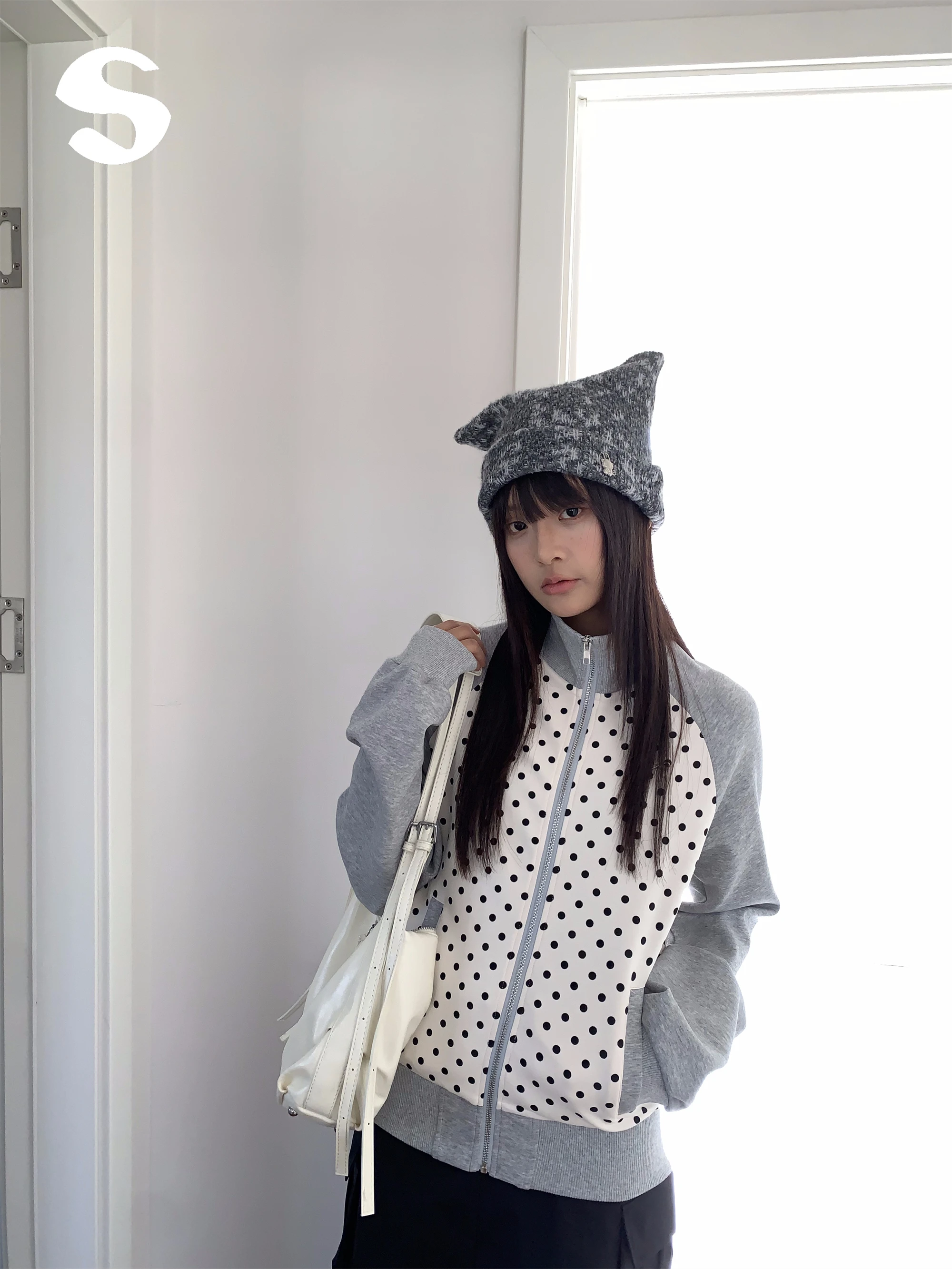 

Женская куртка свободного кроя на молнии с воротником, в горошек, контрастных цветов, повседневная, теплая