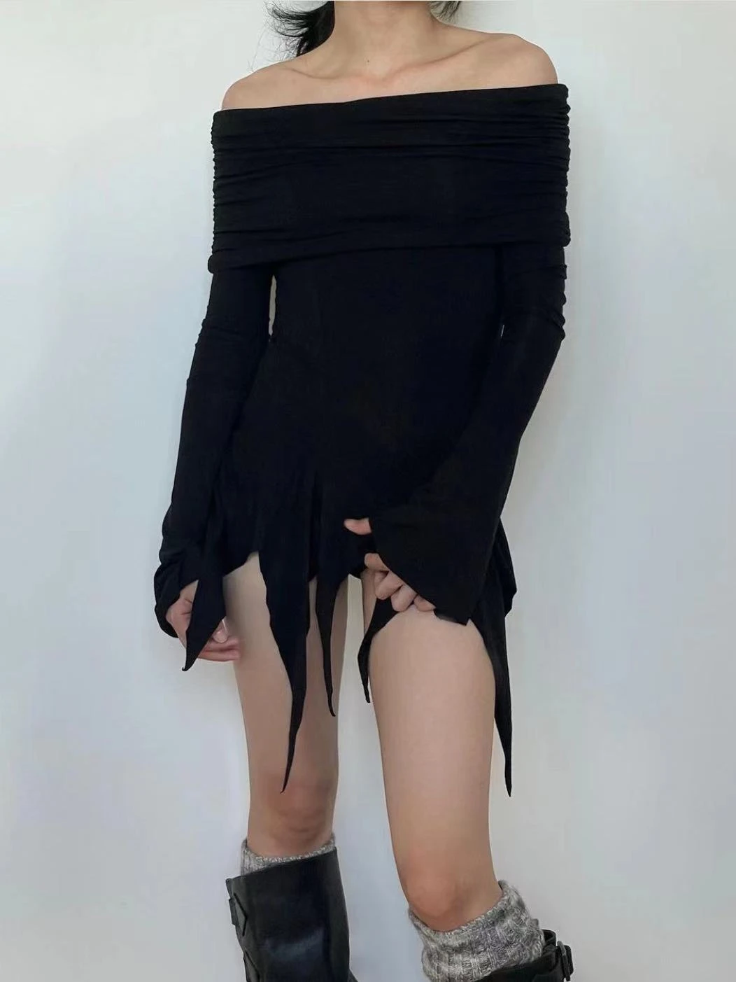 Camiseta de Manga Larga con un Hombro Descubierto, Estilo Otoño Invierno, Color Puro, Elástica, Suave al Tacto, con Flecos de Chifón, para Mujer