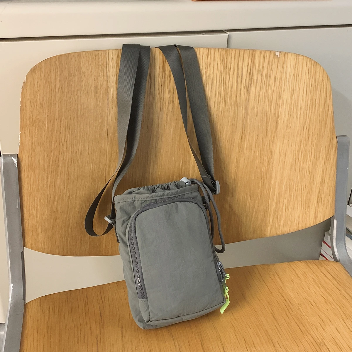 Hochwertige, stilvolle Handytasche für Damen, Umhängetasche, Wasserflaschentasche, Mini-Sommerhandtasche, Schlüsseltasche, Schultertasche, für Wanderungen, Trekking, Laufen, Tasche für Taschentücher. – Detail 11