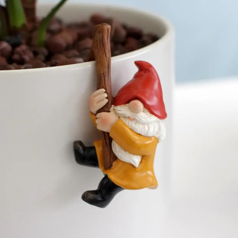 Garden Gnome Statue Outdoor Elf Tree Climbing Gnomes Sculpture Miniature Gardening Gnomes Figurine Car Pendant Kids Gifts