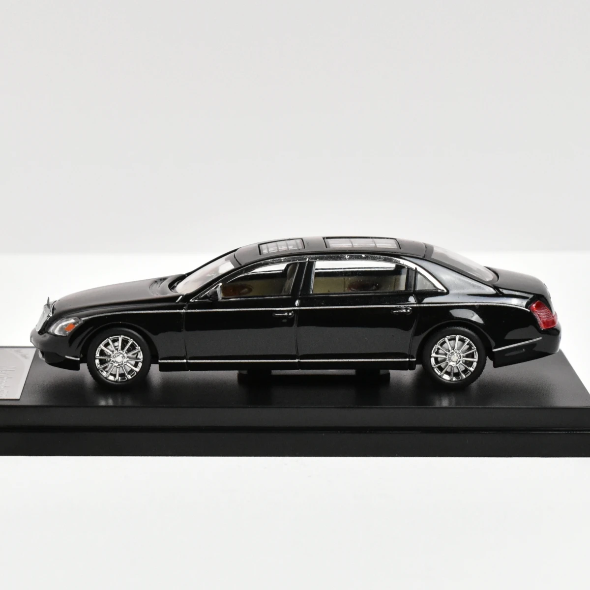 Stance Hunters SH 1:64 Maybach 62S Car Model