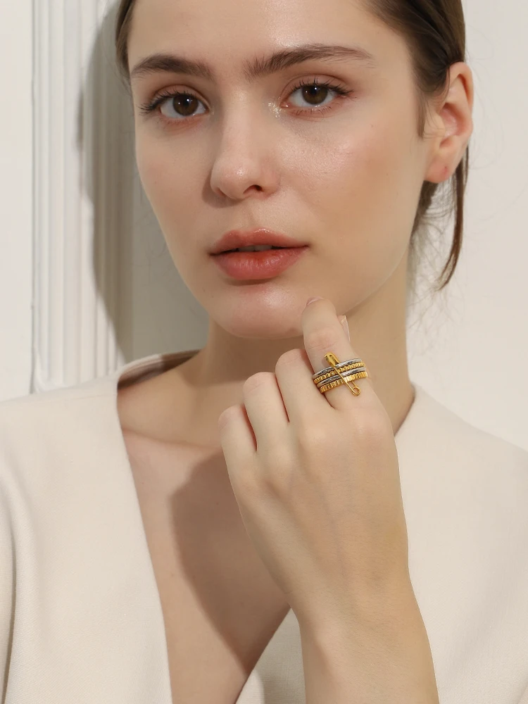 Women's Trendy Pin Shaped Loop Buckle Zircon Ring