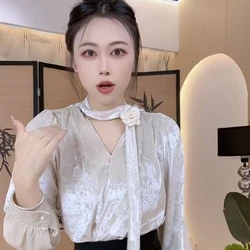 French Rose Chest Flower Ribbon Long Sleeved Shirt for Women in Autumn with High-end Design and V-neck Top for Women Shirts