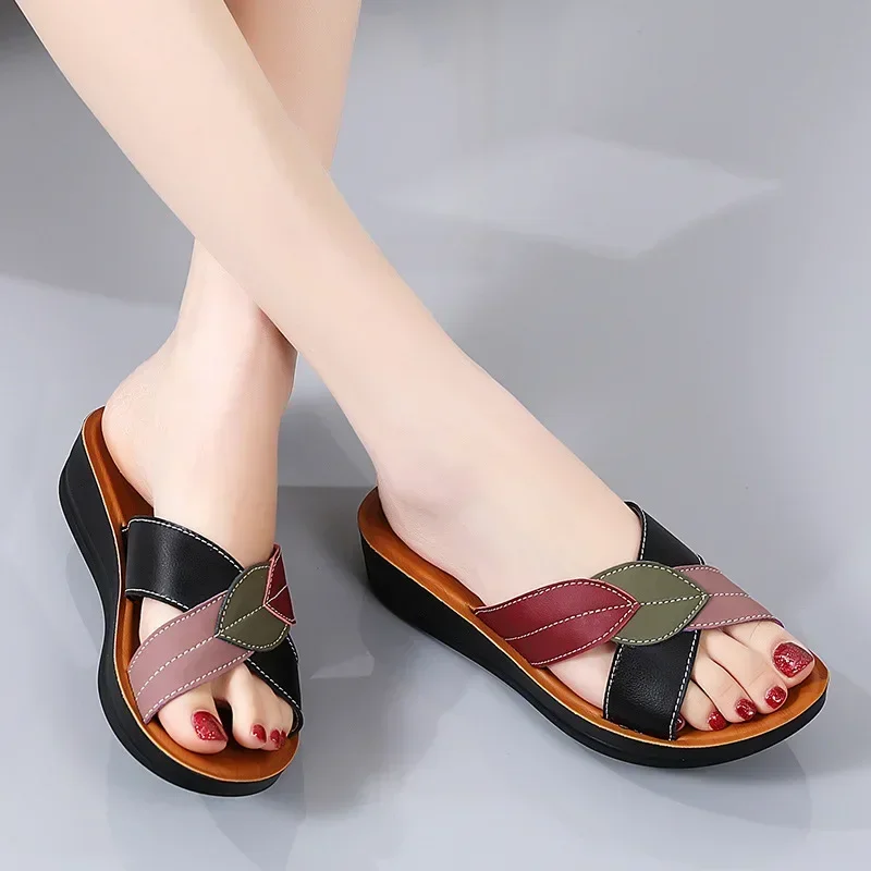 

Slippers Women Leather Shoes Wedges Open Toe Casual Anti Slippery Slides Fashion Outside Beach Leaf Shaped Sandals 43 Sizes