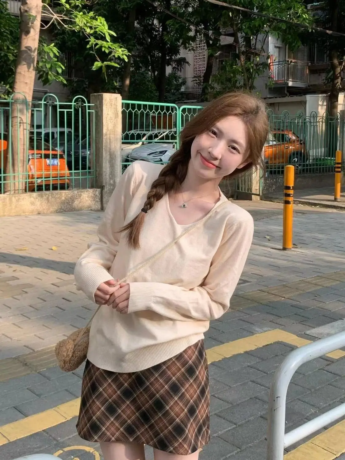 Lazy style V-neck long-sleeved sweater for women to wear in autumn high-end, loose and slim thin pullover top   y2k clothes emo
