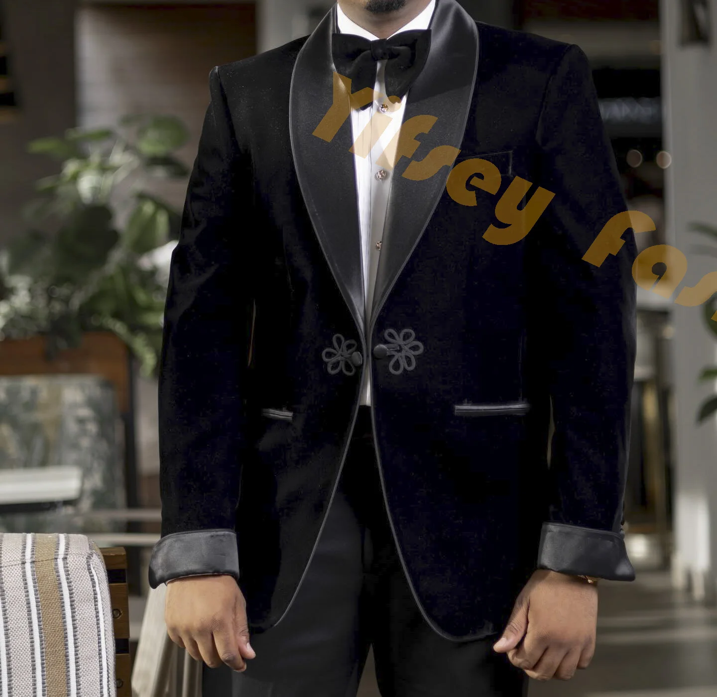 

Черный бархатный зимний теплый пиджак с атласным воротником-шалью, мужской блейзер для вечеринок, индивидуальный пошив, только 1 шт., мужские костюмы на заказ