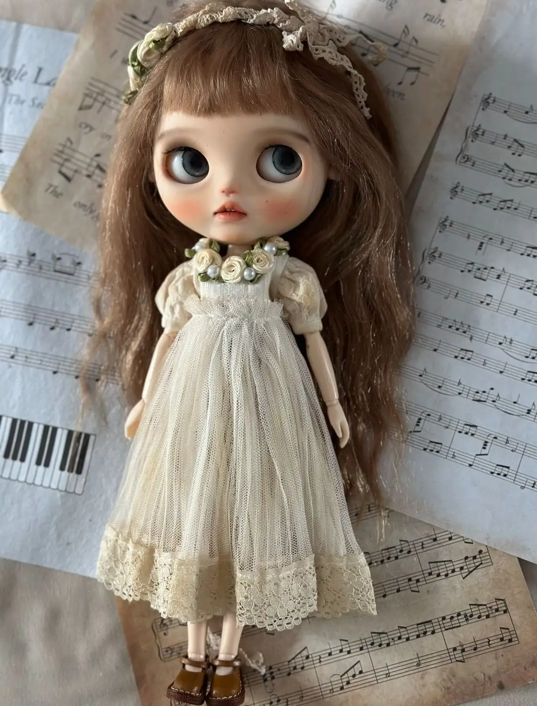 Selling 1/6  Blyth doll customized face makeup doll with Jointed body