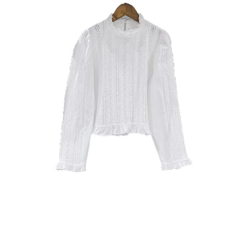 Damska nowa koszula z koronkowymi wstawkami na wiosnę i lato 2026, elegancka bluzka biurowa z długim rękawem i ażurowymi detalami.