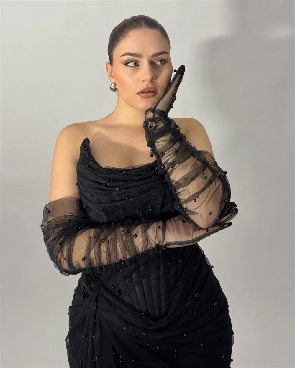 

Customized Exquisite Black Tulle Celebrity Gowns Elegant Strapless Sleeveless Evening Dress Temperament Special Occasion Gowns