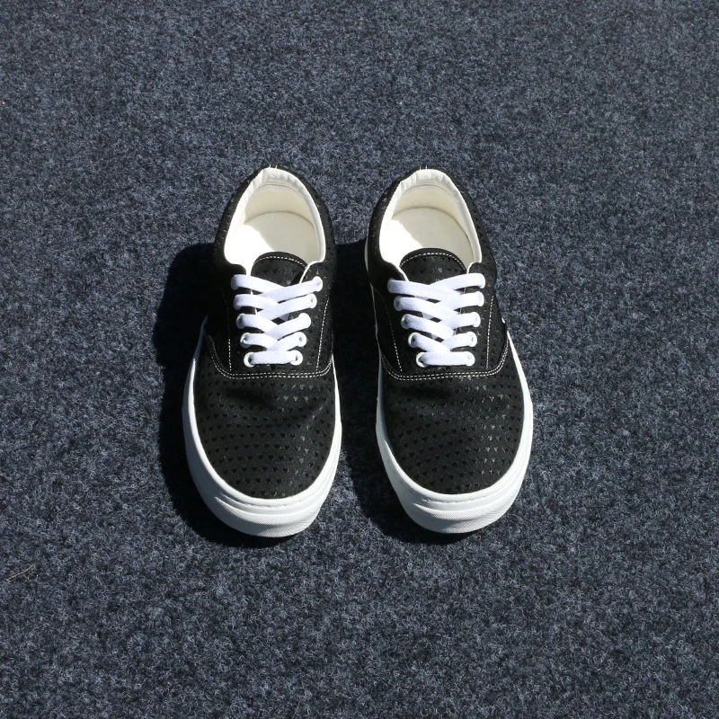 

Fashionable New Black Heart-Shaped Low-Top Breathable Men's Casual Shoes, Outdoor Trendy Versatile Large Size Men's Shoes, Comfortable Canvas Shoes