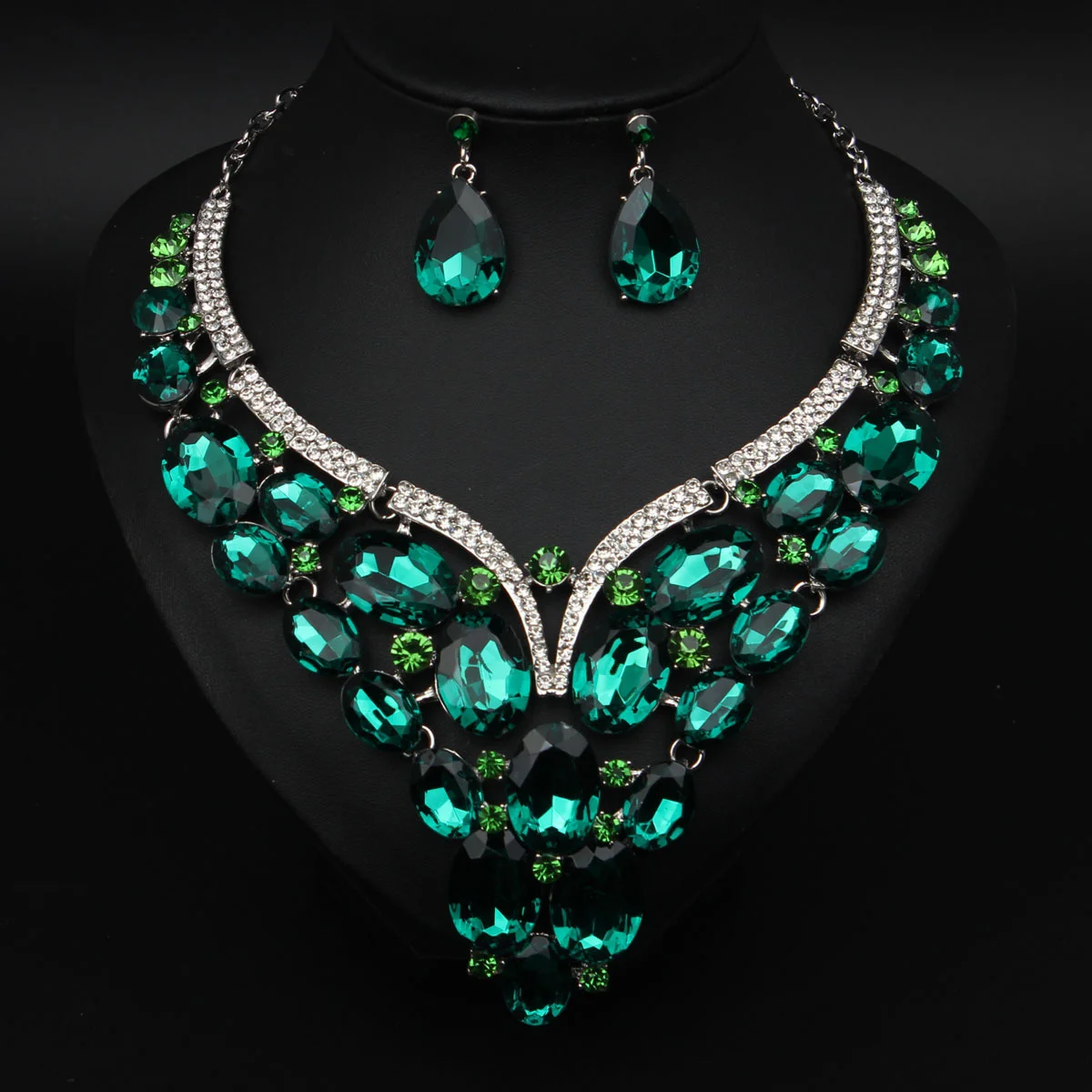 New luxury human-made crystal necklace and earring set jewelry. Wedding accessories. Gift for your wife.