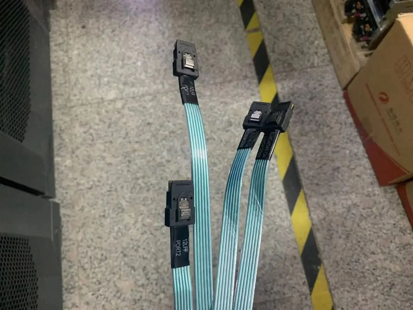 Replacement Data Cable for DL380G9 DL380 G9 Gen9 Server 784627-001 747574-001 6017B0478302 /01 12LFF SAS Mini SAS Line