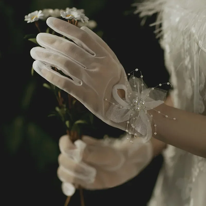 قفازات الزفاف مع اللؤلؤ رقيقة الصيف كامل فنجر المرأة القيادة قفازات