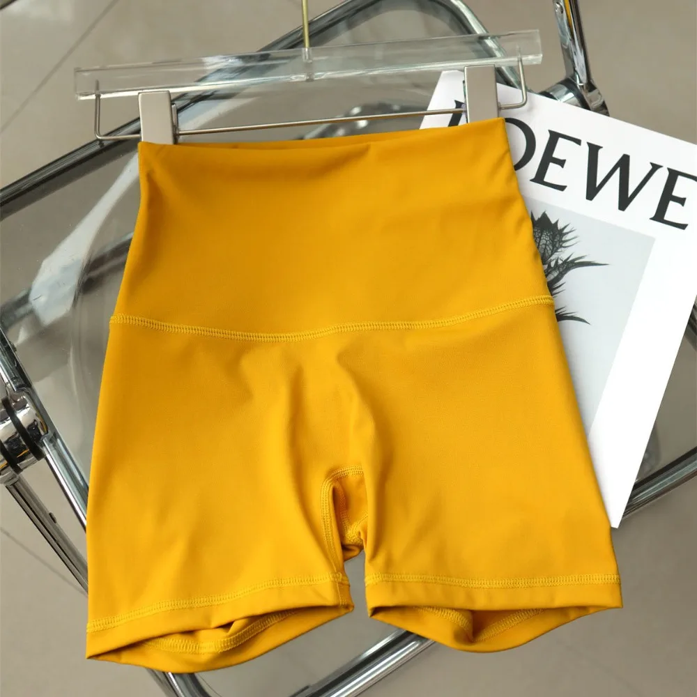 

High Elastic Nylon Sports Shorts Quick-Dry Stretch Compression Fit Running Shorts Butt-Lifting Design 3-Inch Length Yoga Shorts