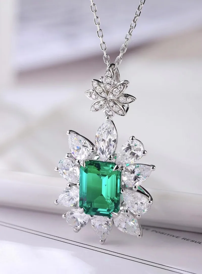 Ruihe Custom Design New 925 Silver Chain Pendant Necklace 3.929ct Lab Grown Emerald  Fashion Jewelry Women Christmas Gifts