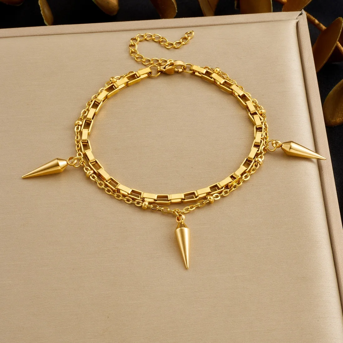 Gothic Punk Double Box Chain Rivet Bracelet Waterproof Stainless Steel Gold Cone Spike Pendant Hip Hop Bracelet for Streetwear