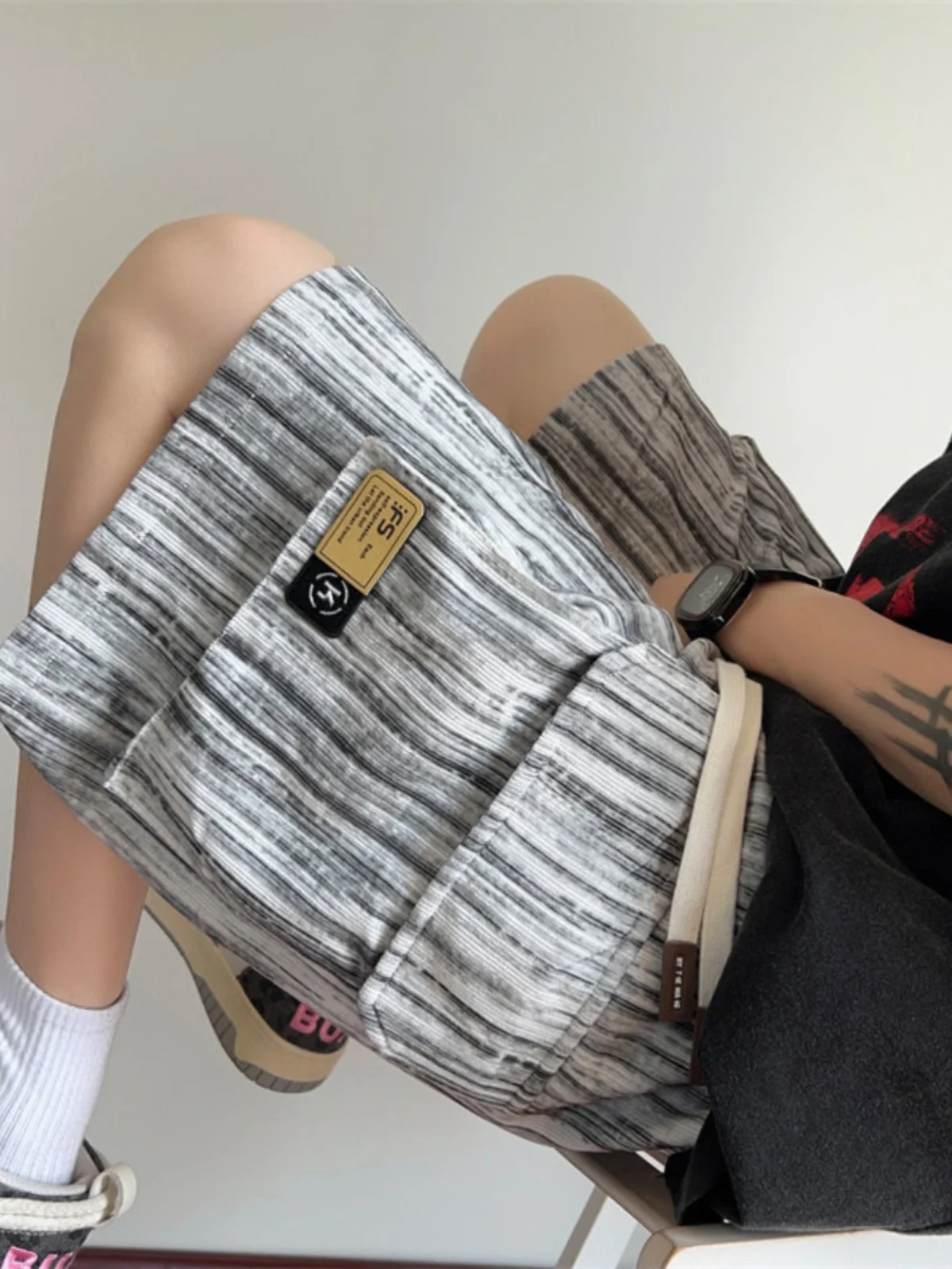 

Американские ретро-шорты в рабочем стиле для мужчин: летние свободные прямые повседневные спортивные брюки средней длины, модный бренд для подростков