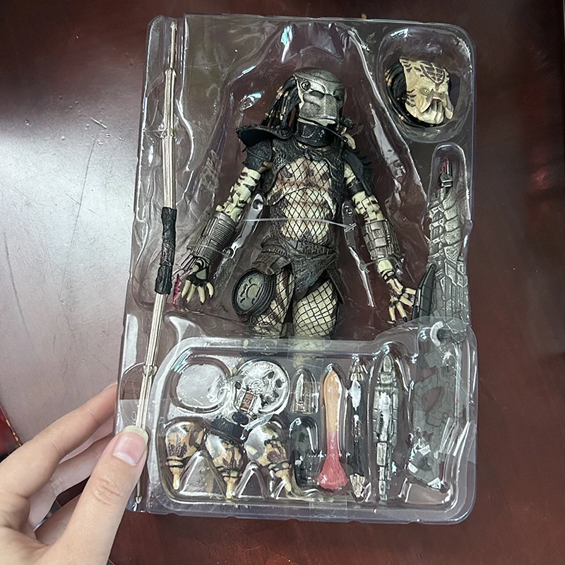 NECA Figure Ultimate Scout Predators 2 Action Figure Model Toys Joint Movable Doll New Year Present For Friends Desk Decor