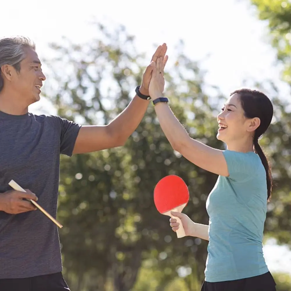 

Portable With 3 Balls Table Tennis Set Poplar Wood with Mesh Rack Ping Pong Set Comfort Handle Fall Prevention Ping Pong Paddle