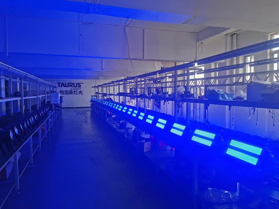 DMX 1000W lampu strobo RGBW, pencahayaan luar ruangan baru