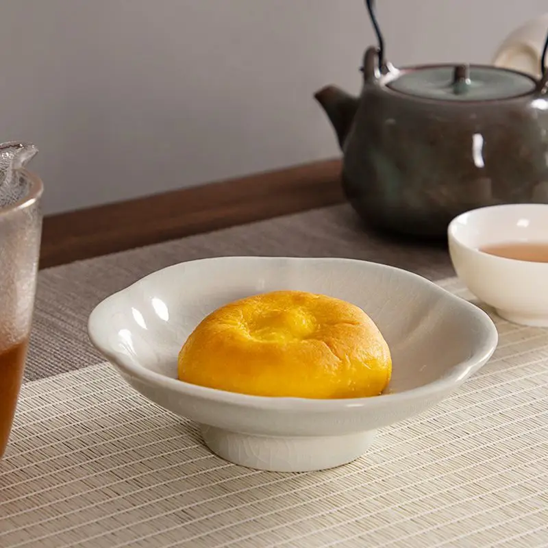 Ceramic Footed Fruit Plate Chinese Style Snack Tray For Pastry Dried Fruit Household Engagement Party Afternoon Tea Table Decor