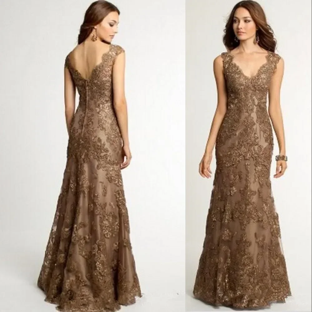 Elegant Mermaid Trumpet V Neck Brown Lace Appliques Crystal Beaded Mother of the Bride Dress Formal Party Wedding Fashion  2024